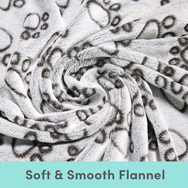 Soft Fluffy Pet Blanket – Cute Cartoon Pattern for Cats & Dogs