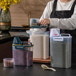 Pet Food Storage Container with Measuring Cup – Airtight Dog & Cat Food Pail (1.5kg / 2kg)